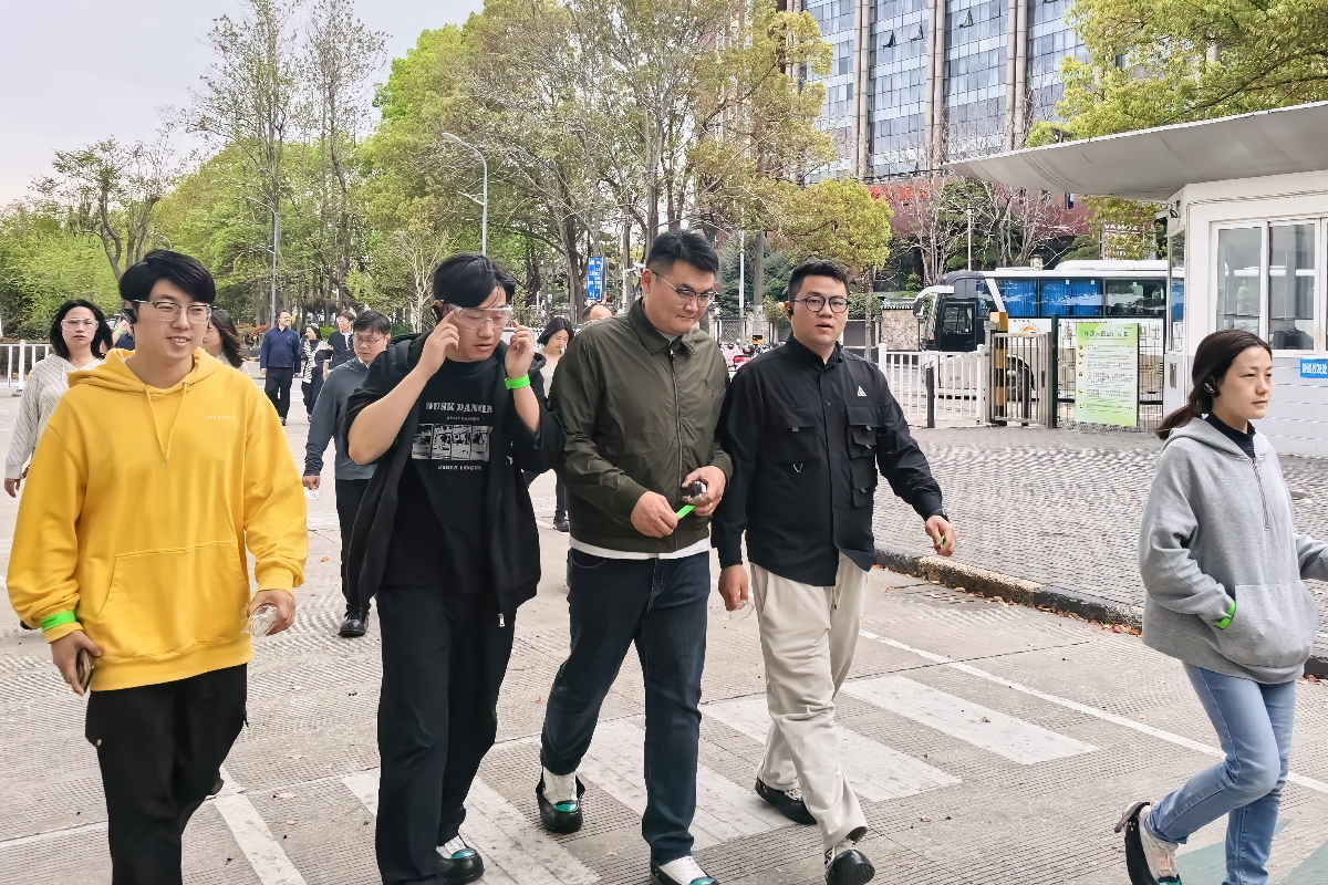 企业参访-4.jpg 企业参访-4.jpg